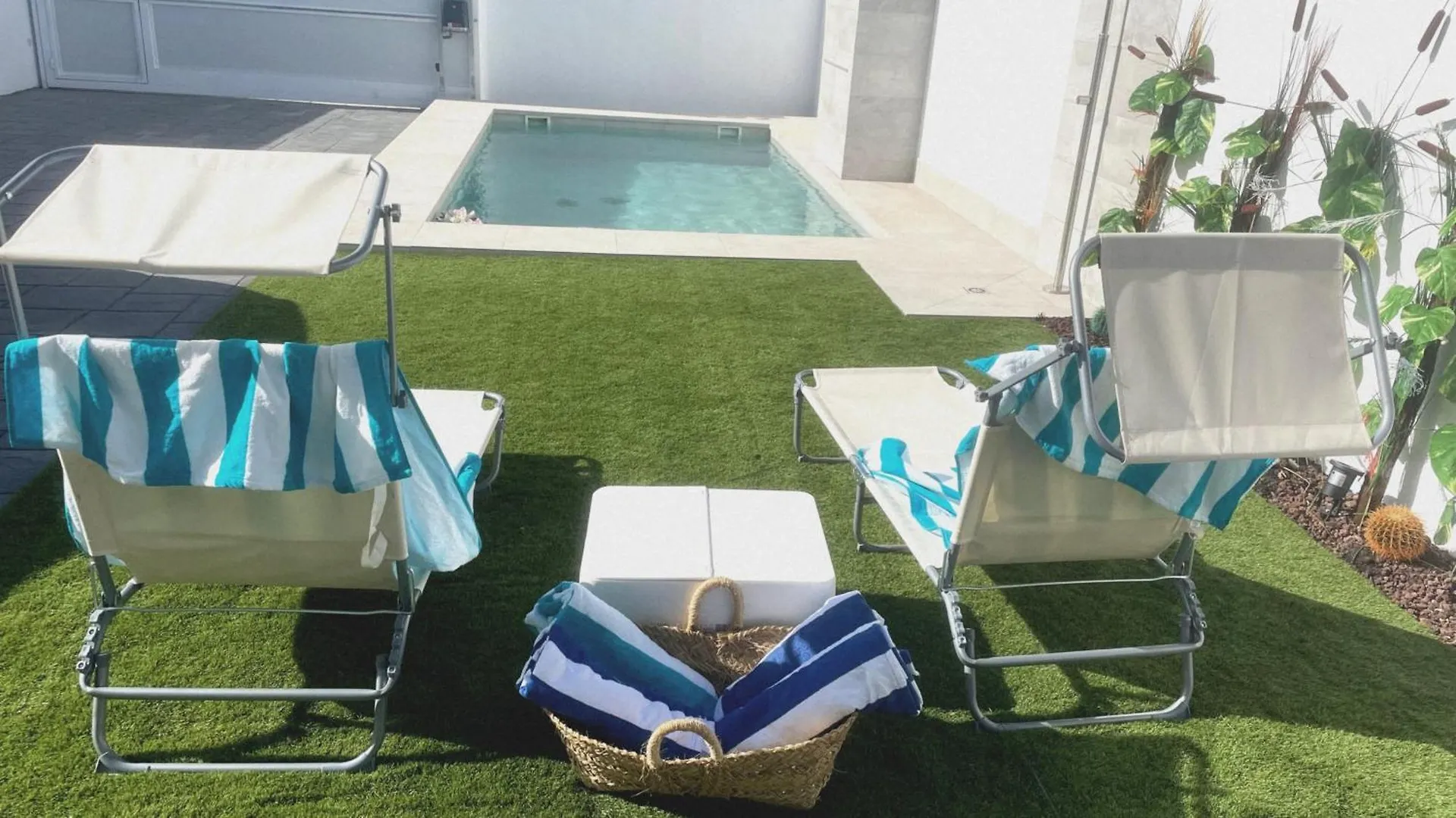 Trix I Villa Chiclana de la Frontera 0*,