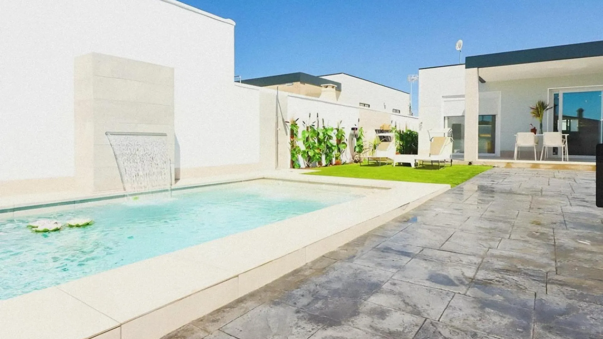 Trix I Villa Chiclana de la Frontera 0*,  Spain